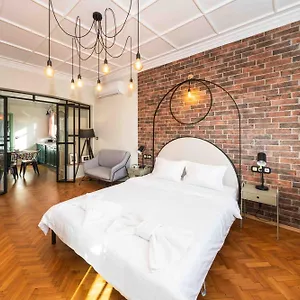 https://the-heart-of-the-city-center-luxury-apartment-1.sofiahotelsbg.com